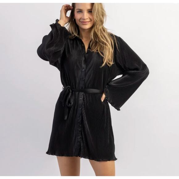 Mable Dresses & Skirts - Mable Disco Plisse Mini Dress Black Size Small